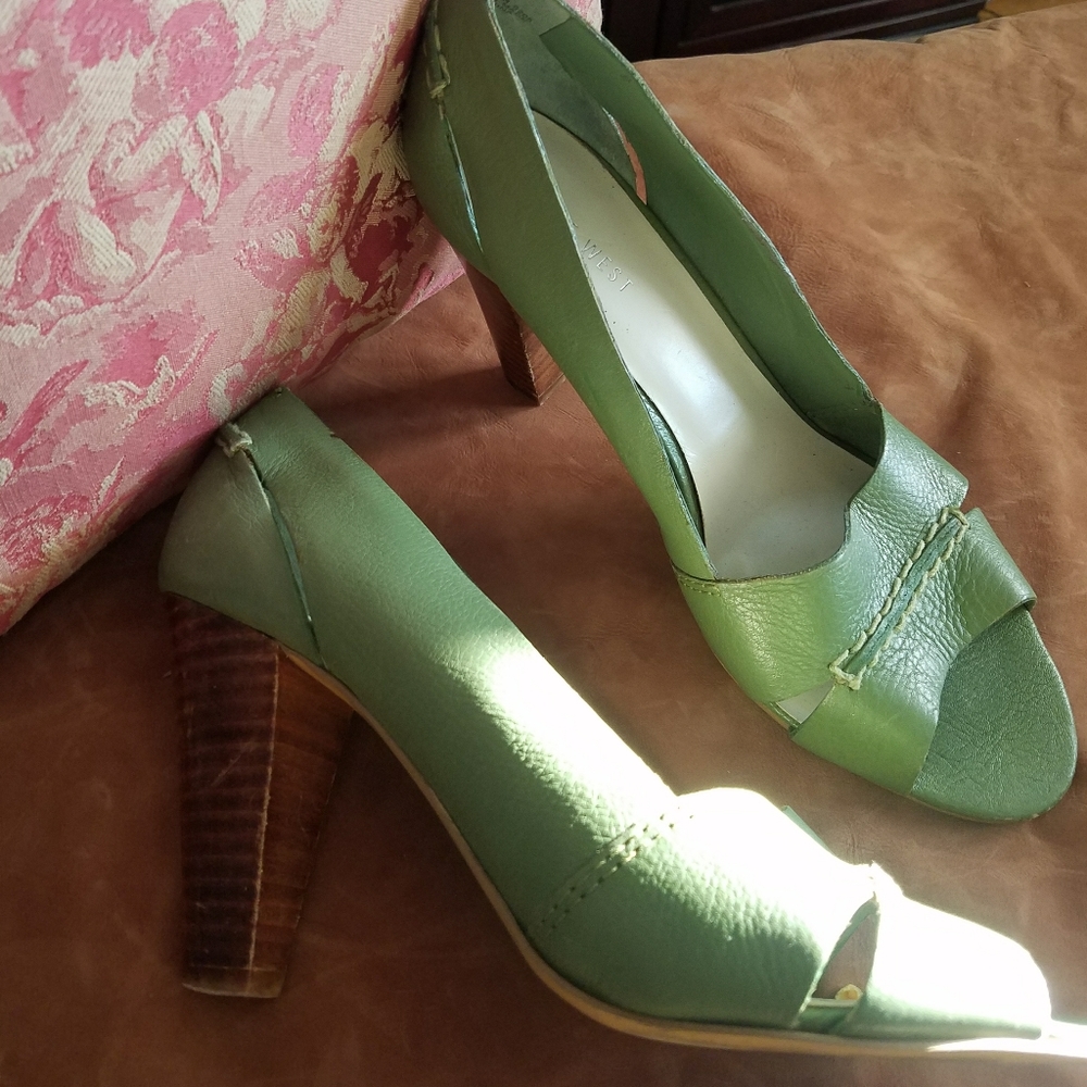 Nine West peep toe